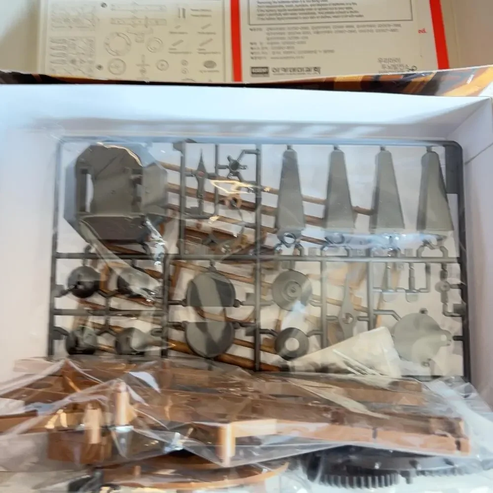 Academy Da Vinci Series Clock Plastic Model Kit Brown Working Pendulum 18150